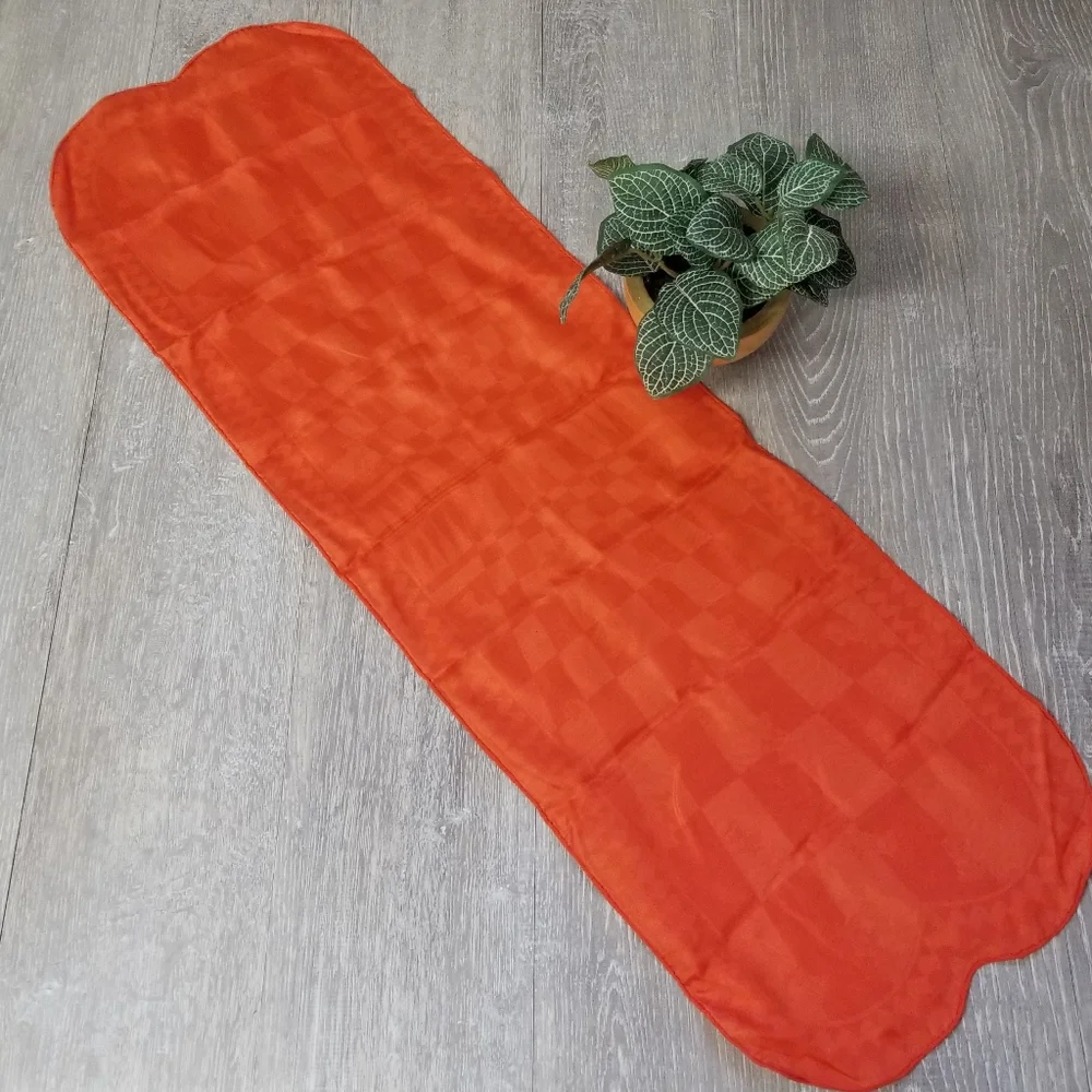 Vintage Chess Themed Table Runner - Picture 4 of 8